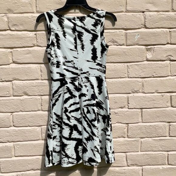 Take 50% OFF- Kardashian Kollection Casual Dress, Size-XS - Picture 3 of 4